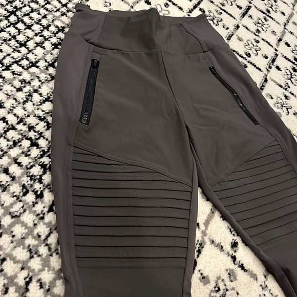 ATHLETA headlands hybrid moto tights leggings grey size 2 - Picture 3 of 12